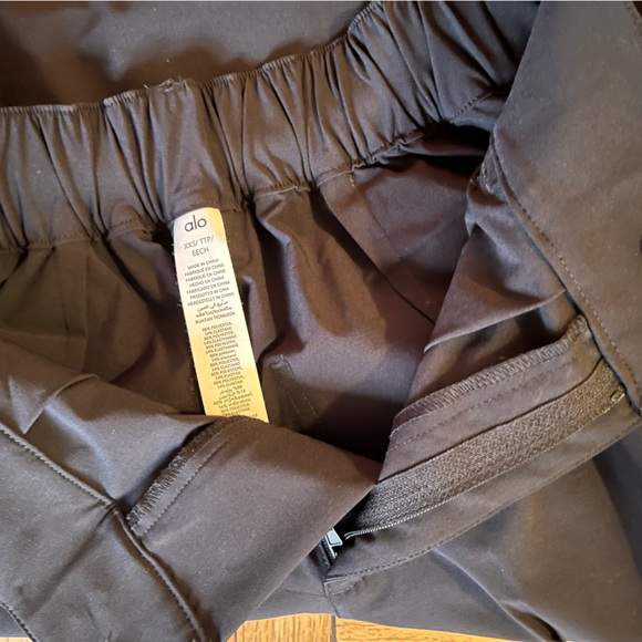 ALO cargo pants XXS, never worn ! - Picture 3 of 3